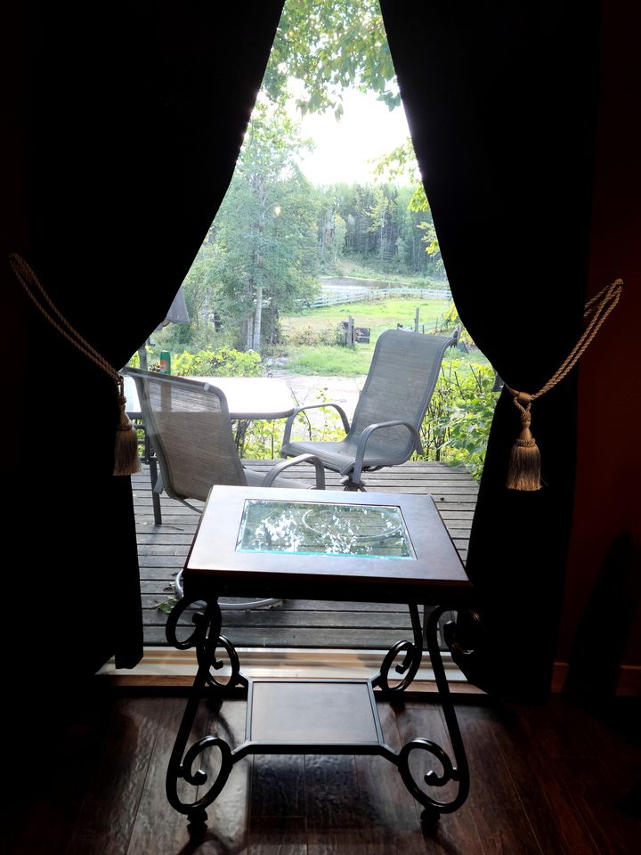 Rustic Countryside Cabin with Amazing Views in Parkland County, Alberta