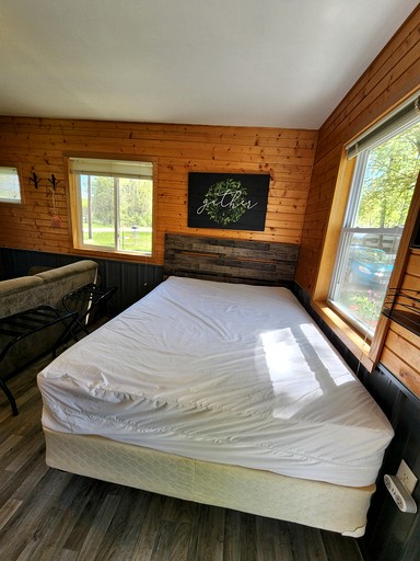 Cottages (United States of America, Whitehall, Wisconsin)