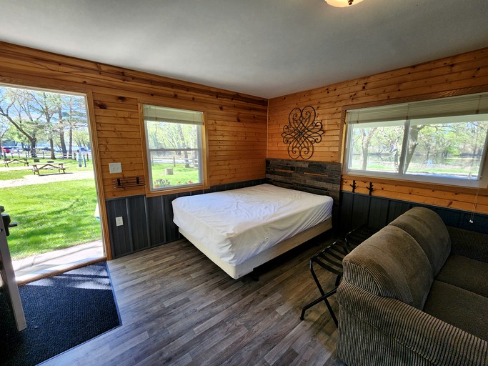 Cottages (United States of America, Whitehall, Wisconsin)