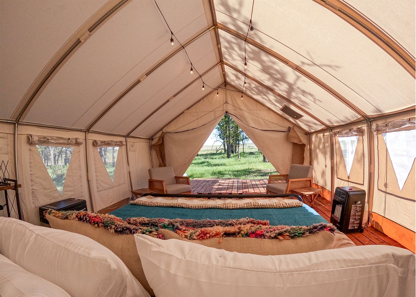 Spacious Tented Cabins Perfect for Couples in Dufur, Oregon