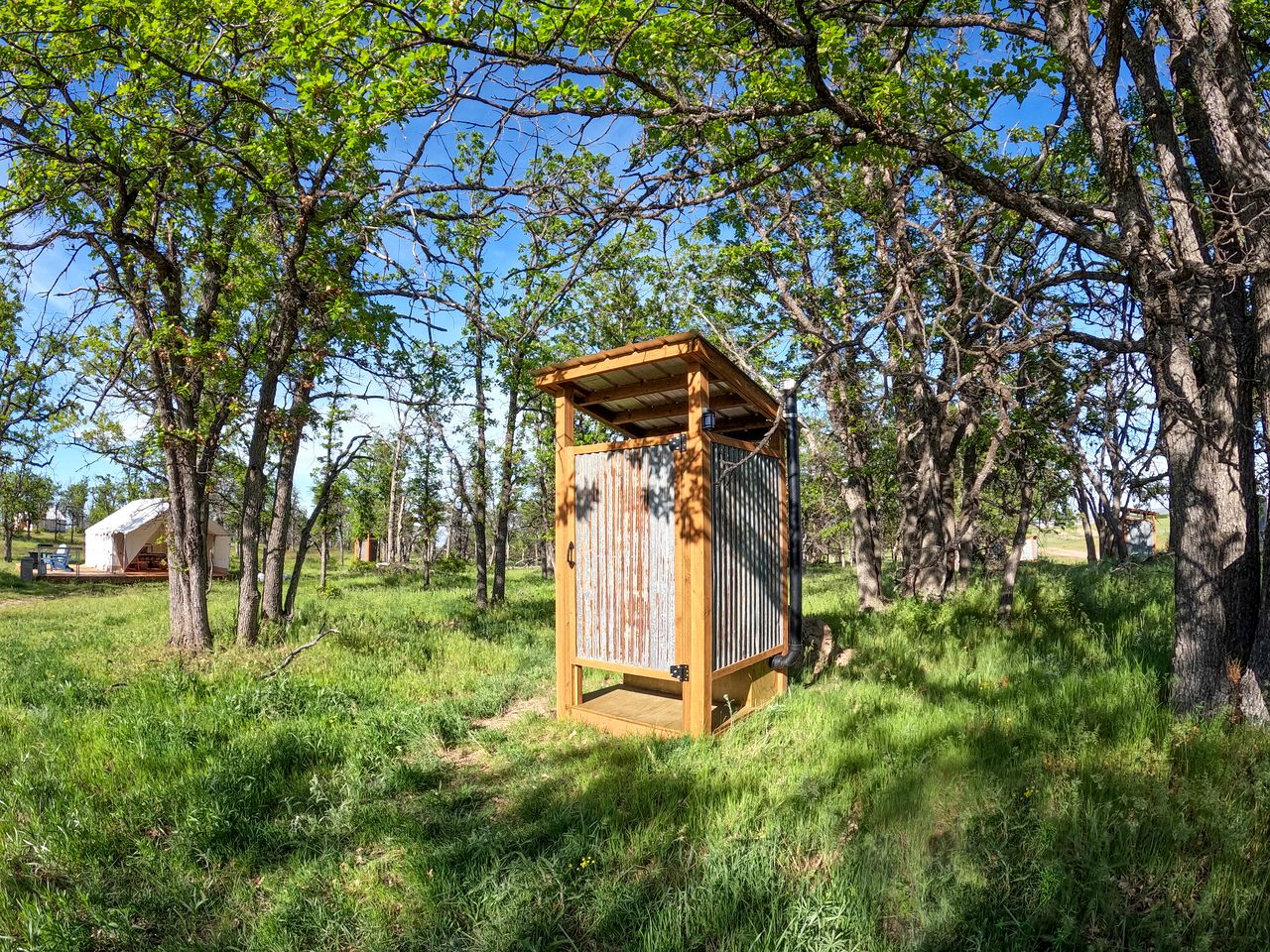 Spacious Tented Cabins Perfect for Couples in Dufur, Oregon