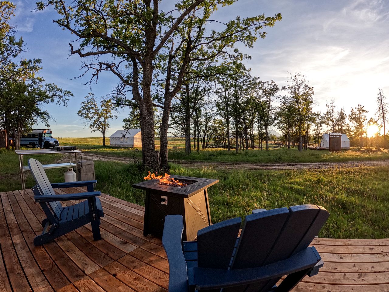 Spacious Tented Cabins Perfect for Couples in Dufur, Oregon