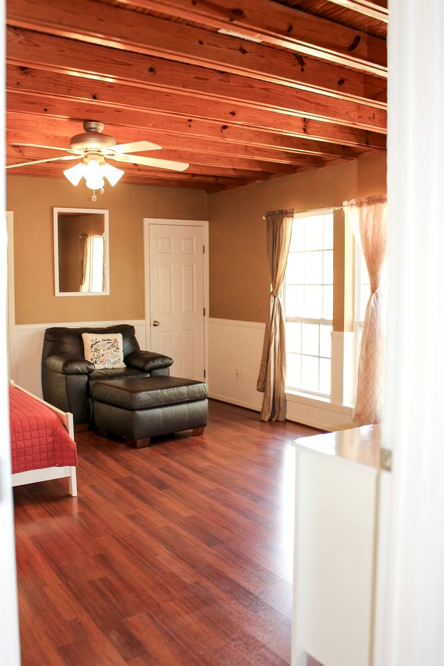 Group Cabin with Kayaks and Foosball Table in La Grange, Texas