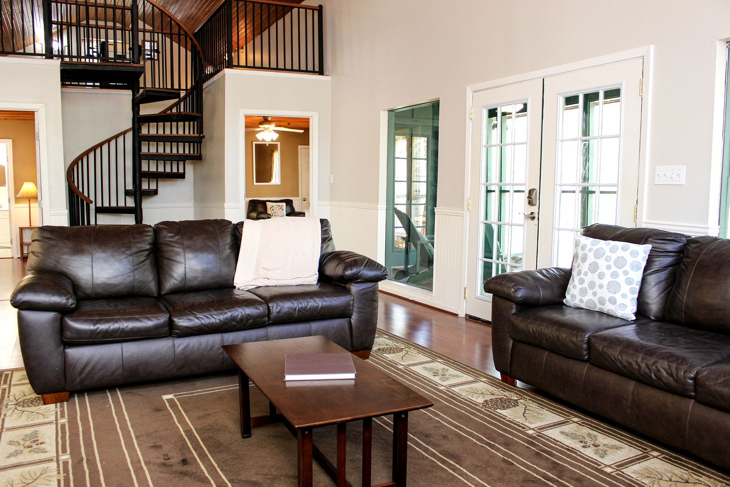 Group Cabin with Kayaks and Foosball Table in La Grange, Texas