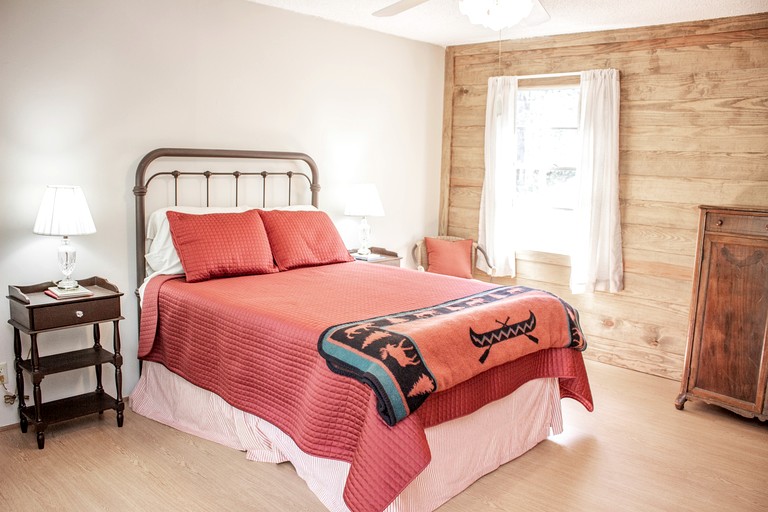 Cabins (United States of America, La Grange, Texas)