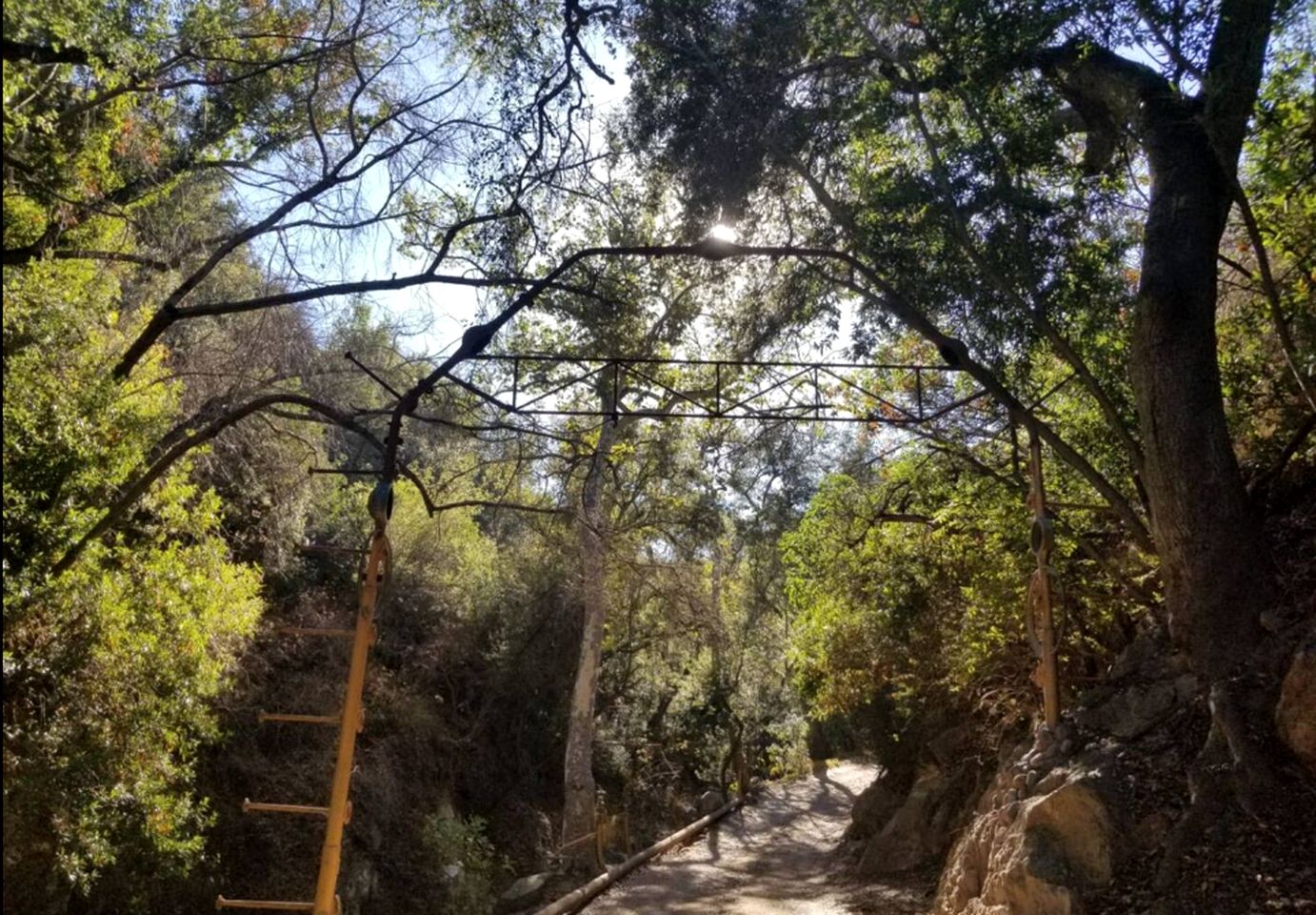 Charming Cabin Ideal for Hikers and Nature Lovers in Topanga, California