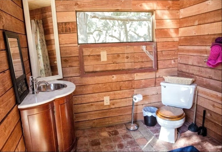 Cabins (United States of America, Topanga, California)
