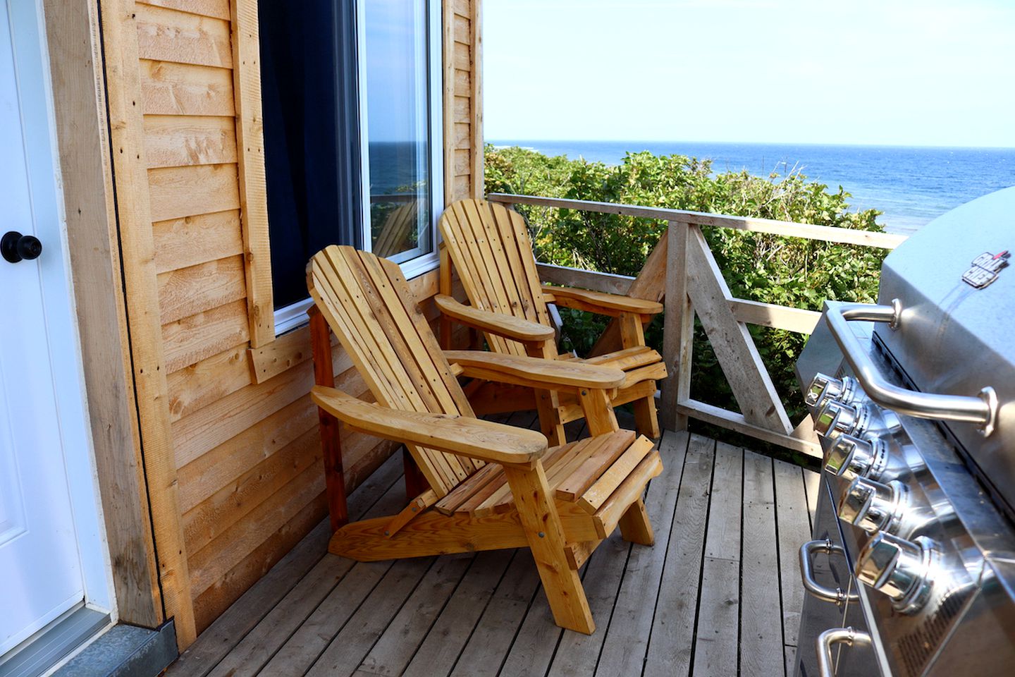 Comfortable and Cozy Waterfront Cottage Rental with Ocean Views in Quebec