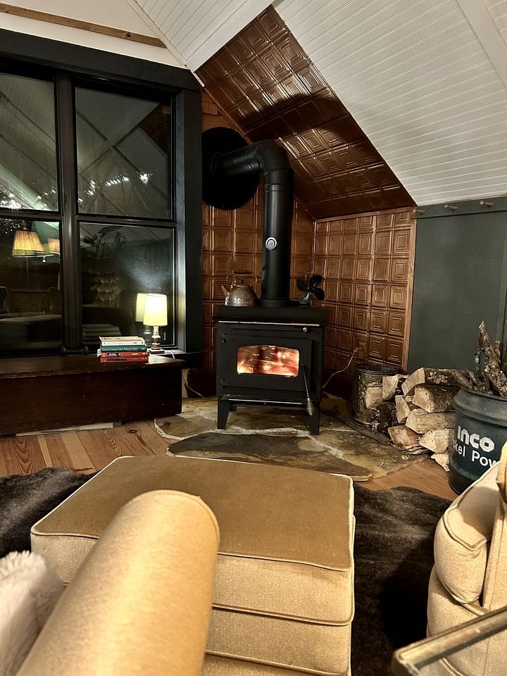 Spectacular Cozy Cottage Nestled Among Nature in Suches, Georgia