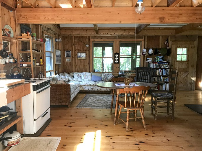 Cabins (Maine, Maine, United States)