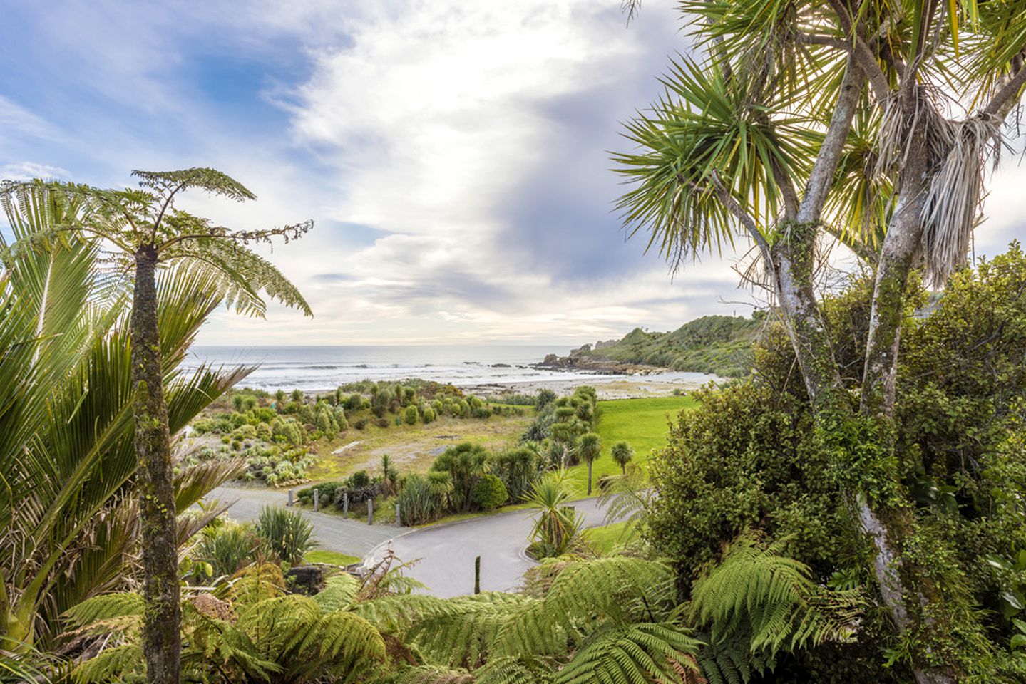 Romantic Cottage Rental with Tasman Sea Views on South Island, New Zealand