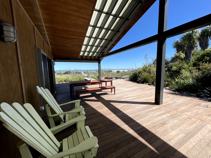 Cabins (New Zealand, Punakaiki, South Island)