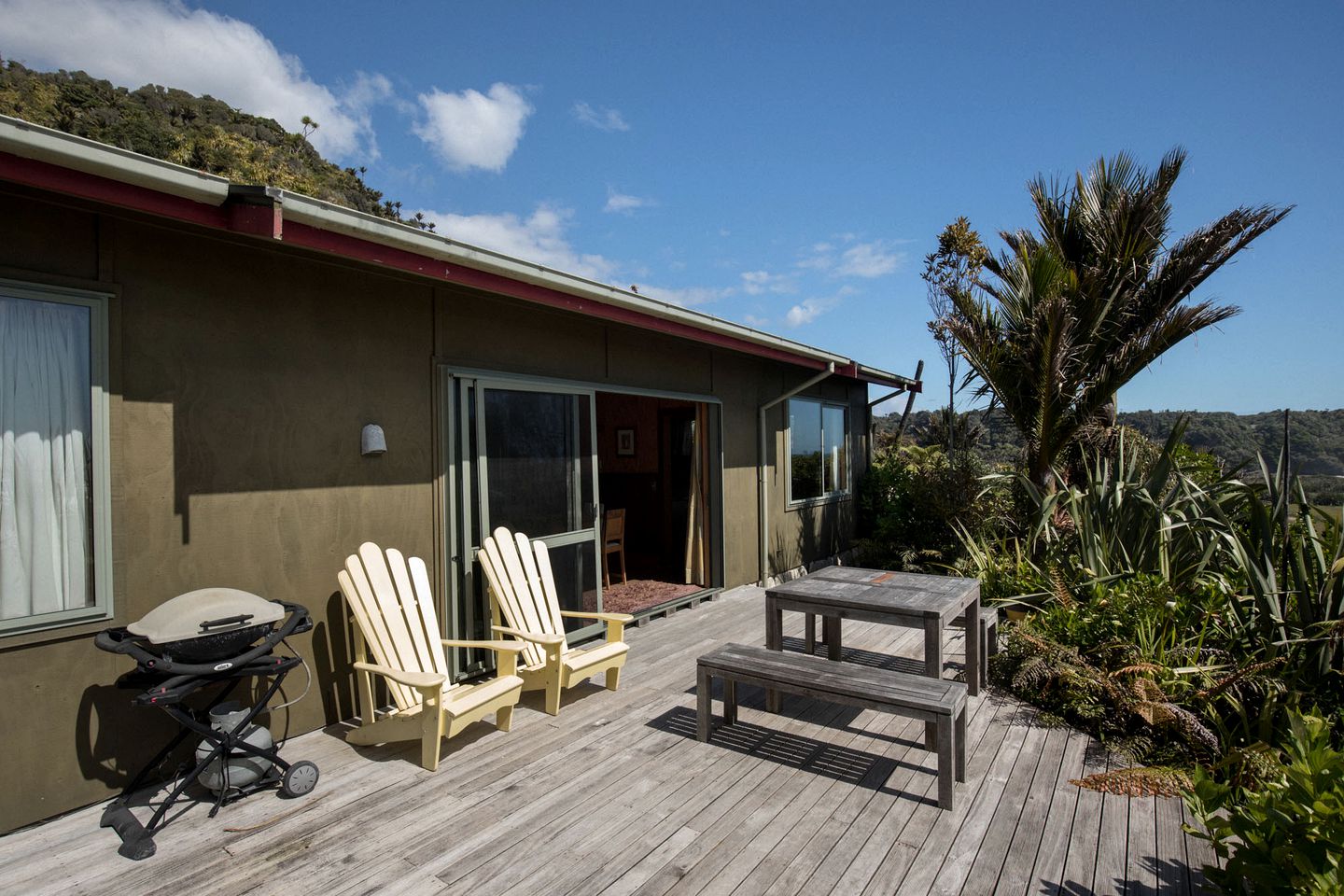 Charming Cottage Accommodation with Panoramic Sea View on West Coast, New Zealand
