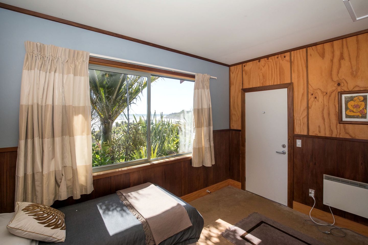 Charming Cottage Accommodation with Panoramic Sea View on West Coast, New Zealand