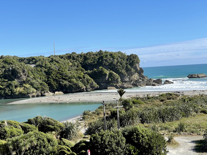 Beach Houses (New Zealand, Punakaiki, South Island)