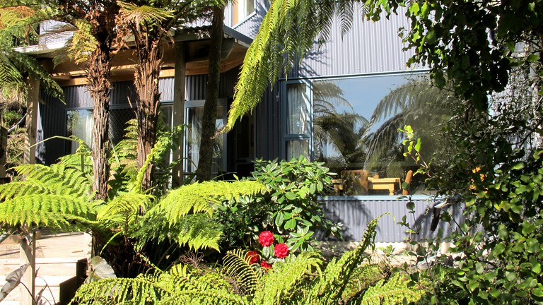 Cottages (New Zealand, Punakaiki, South Island)