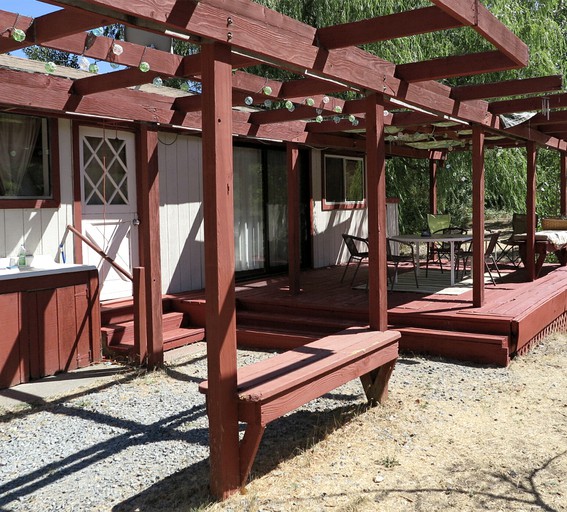 Cabins (United States of America, Laytonville, California)