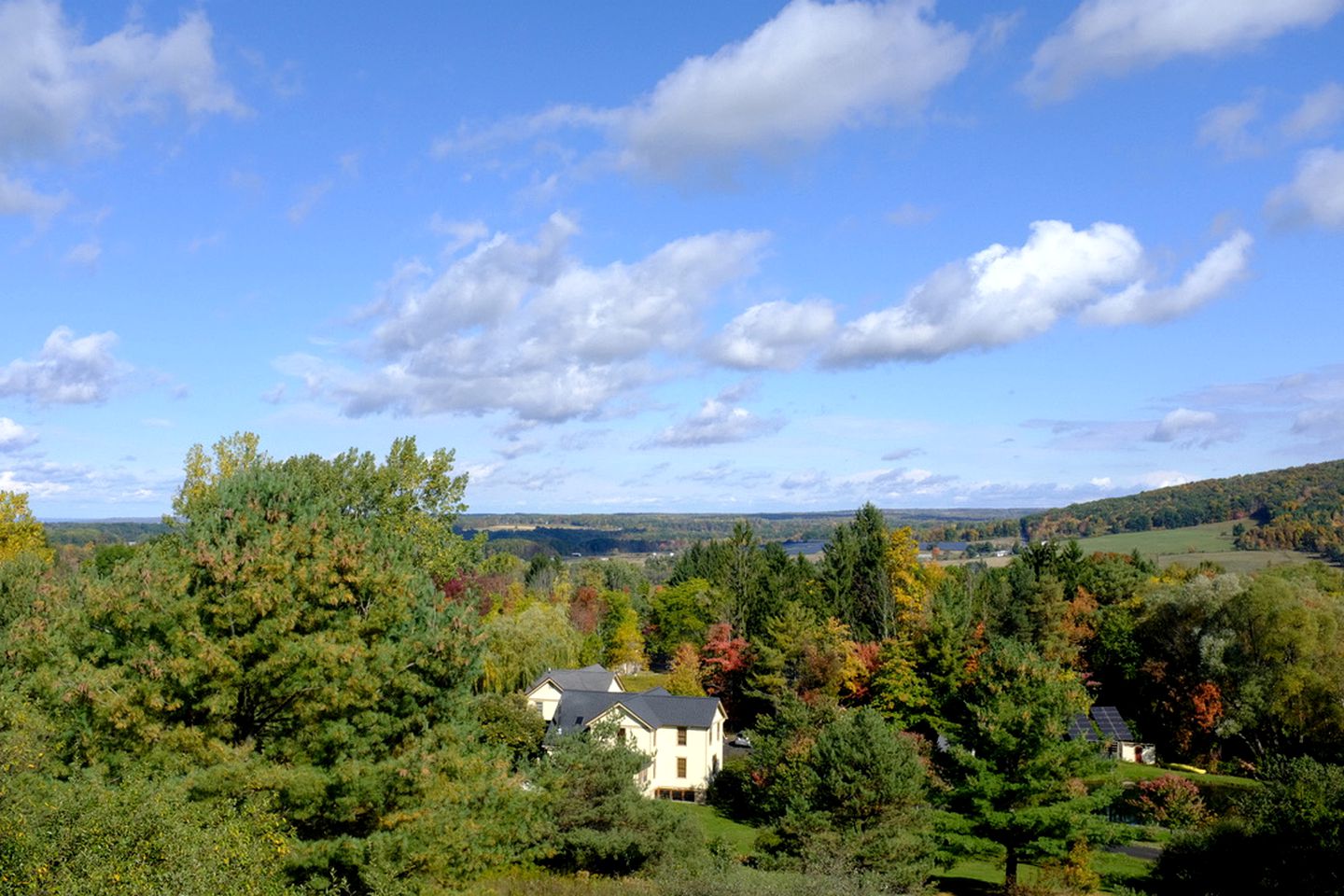 Nancy Norton Cabins 13535, Ithaca, United States of