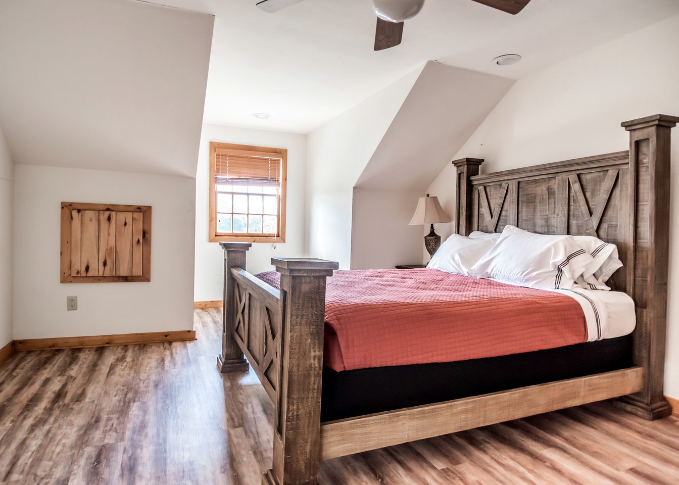 Luxurious Log Cabin Rental for Groups with Private Lake near Dallas, Texas