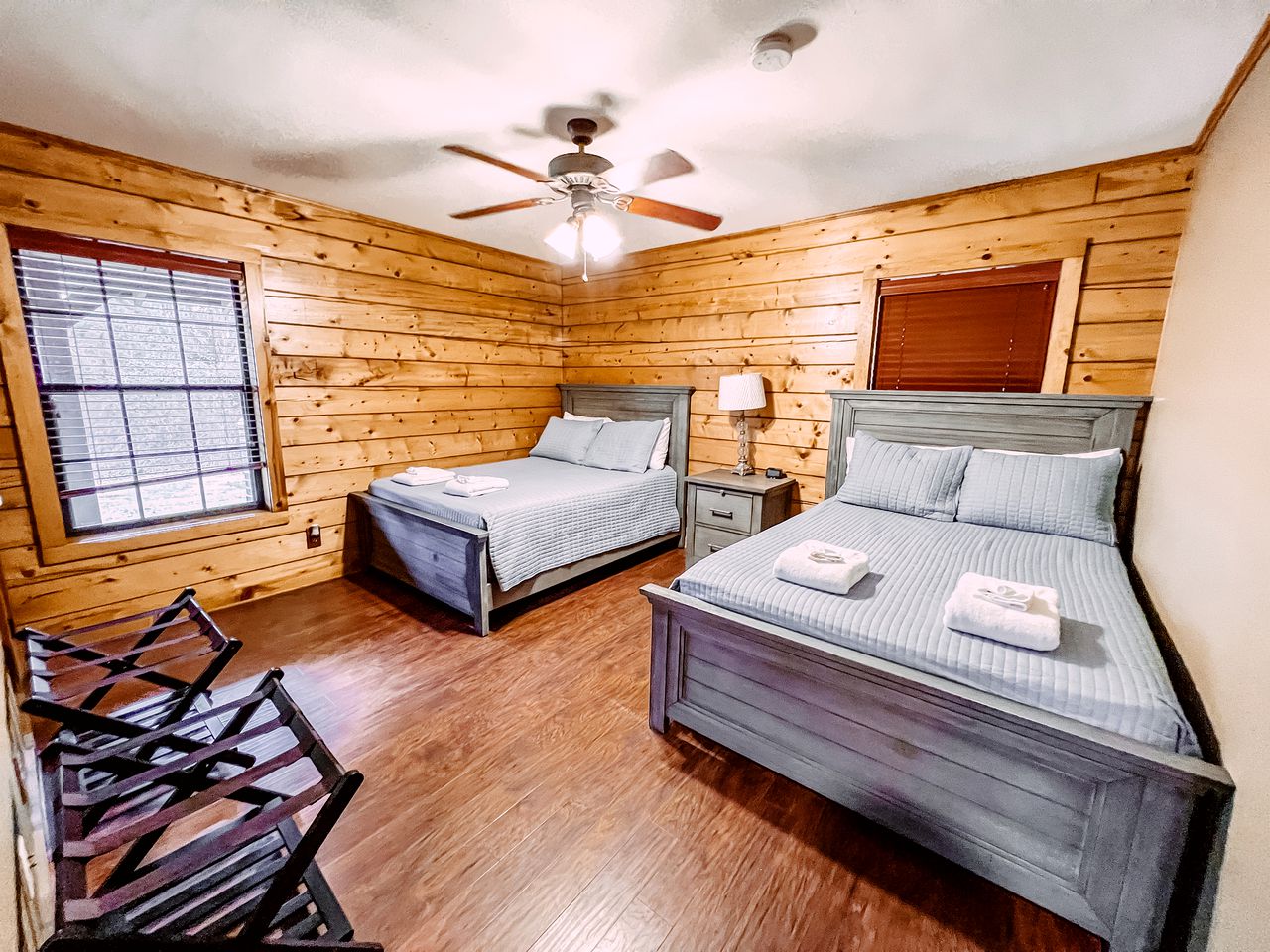 Cozy Lakeside Cabin Rental on 700-Acre Ranch near Dallas, Texas