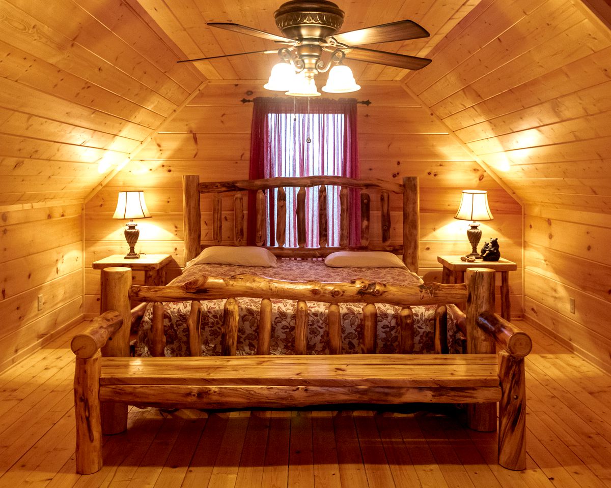 Stunning Luxury Cabin Rental with Hot Tub near Blue Ridge Mountains of North Carolina