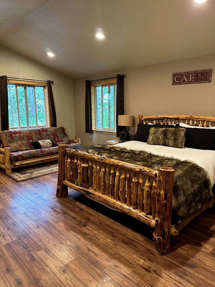 Luxury Lakeside Bungalow Cabin Rentals near Lake Summit in Anchorage, Alaska