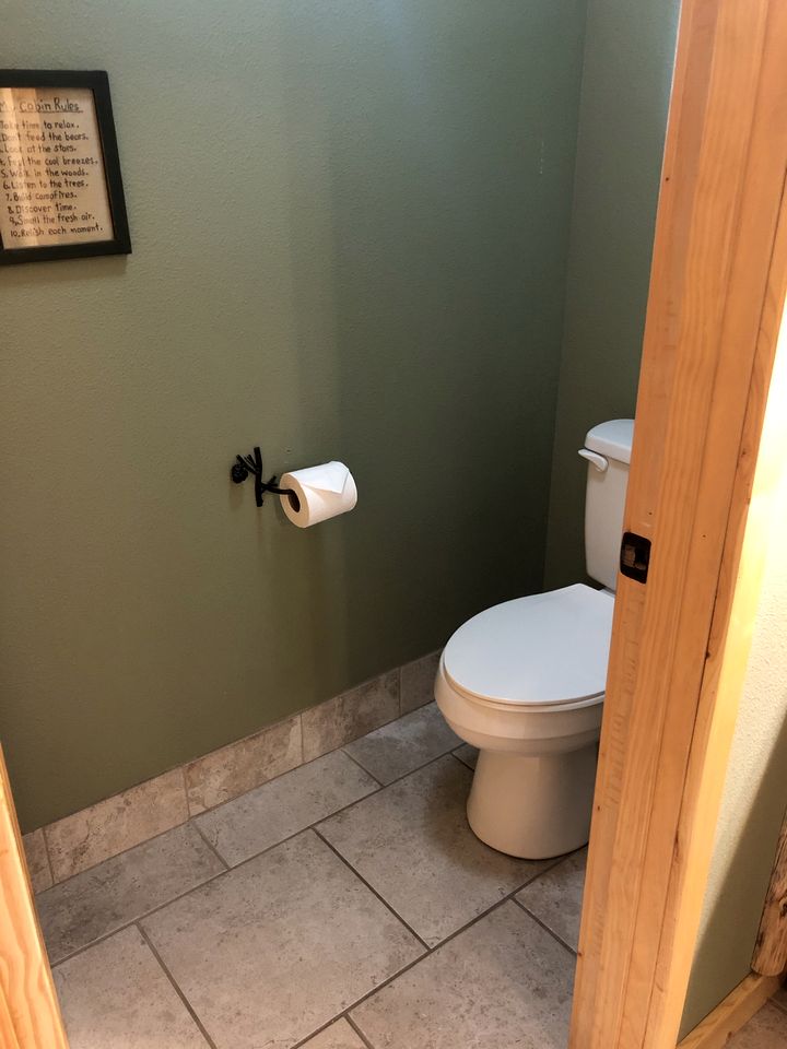 Luxury Lakeside Bungalow Cabin Rentals near Lake Summit in Anchorage, Alaska