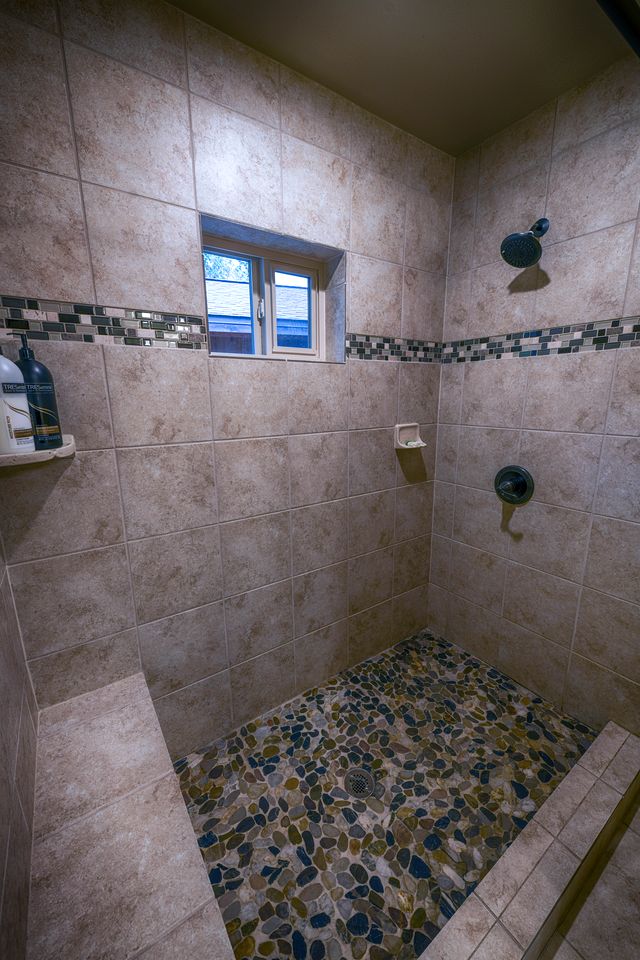 Luxury Lakeside Bungalow Cabin Rentals near Lake Summit in Anchorage, Alaska