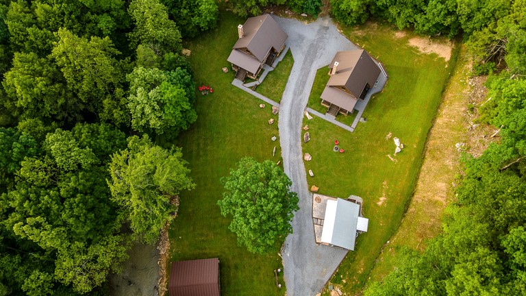 Cabins (Peterstown, West Virginia, United States)