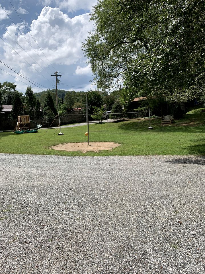 Charming Cabin Tucked Away in the Woods near Gatlinburg, Tennessee