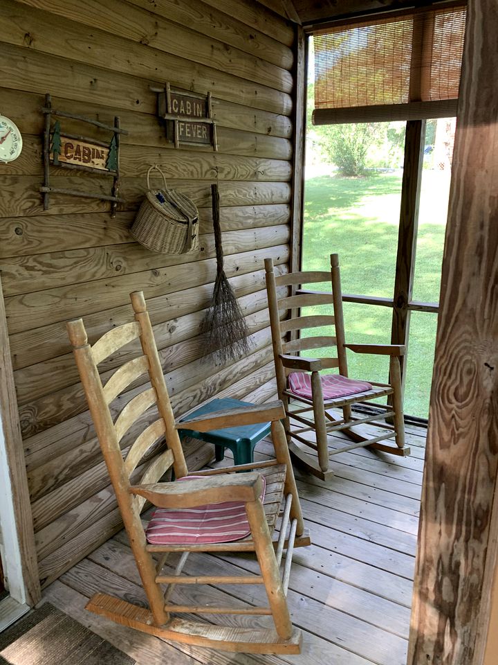 Charming Cabin Tucked Away in the Woods near Gatlinburg, Tennessee