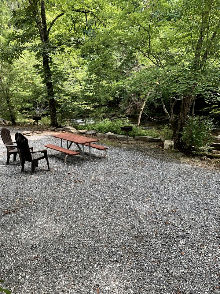 Serene Cabin in the Woods near the Nantahala National Forest, North Carolina