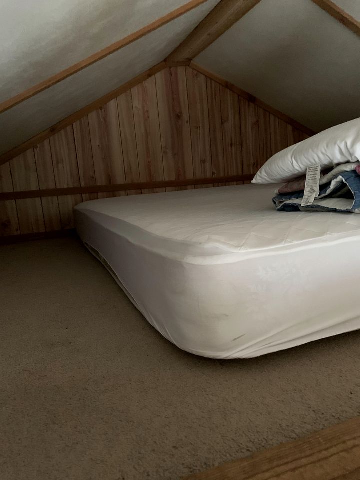 Cozy Creekside Cabin Rental in Bryson City, North Carolina