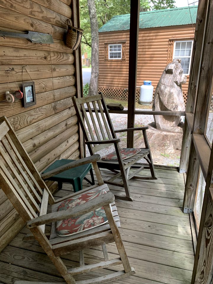 Lovely Weekend Getaway Cabin near Lake Santeetlah in North Carolina