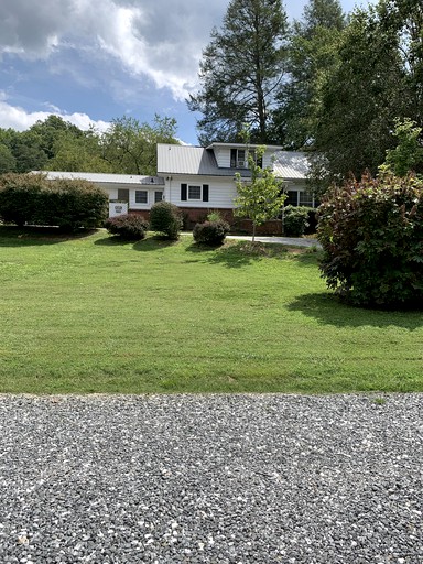 Cabins (United States of America, Bryson City, North Carolina)