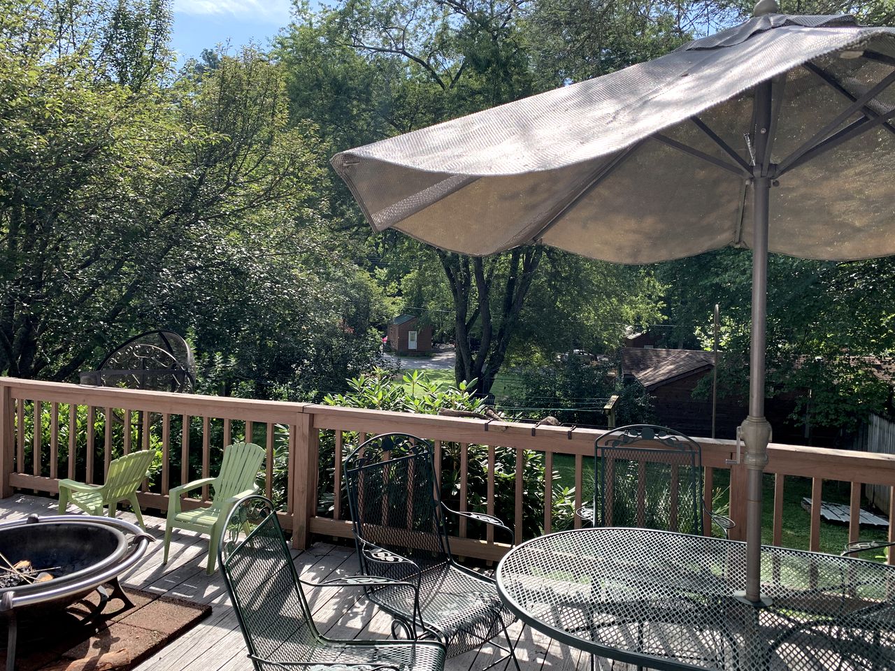 Luxury Cabin in the Trees for Large Groups near Asheville, North Carolina