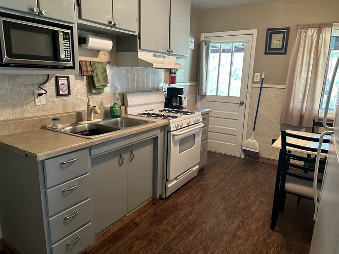 Cabins (United States of America, Gamaliel, Arkansas)