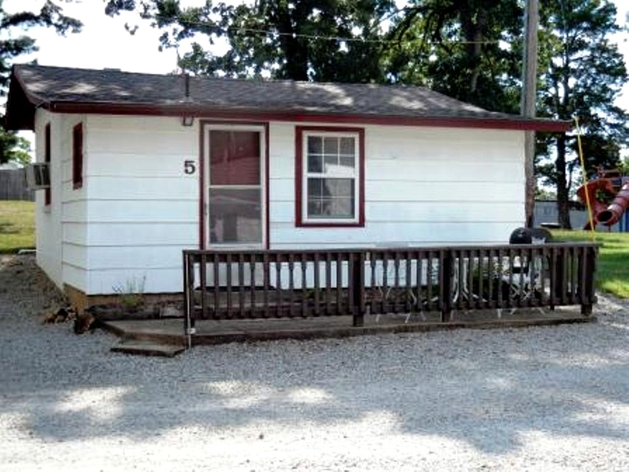 Cabins (United States of America, Gamaliel, Arkansas)