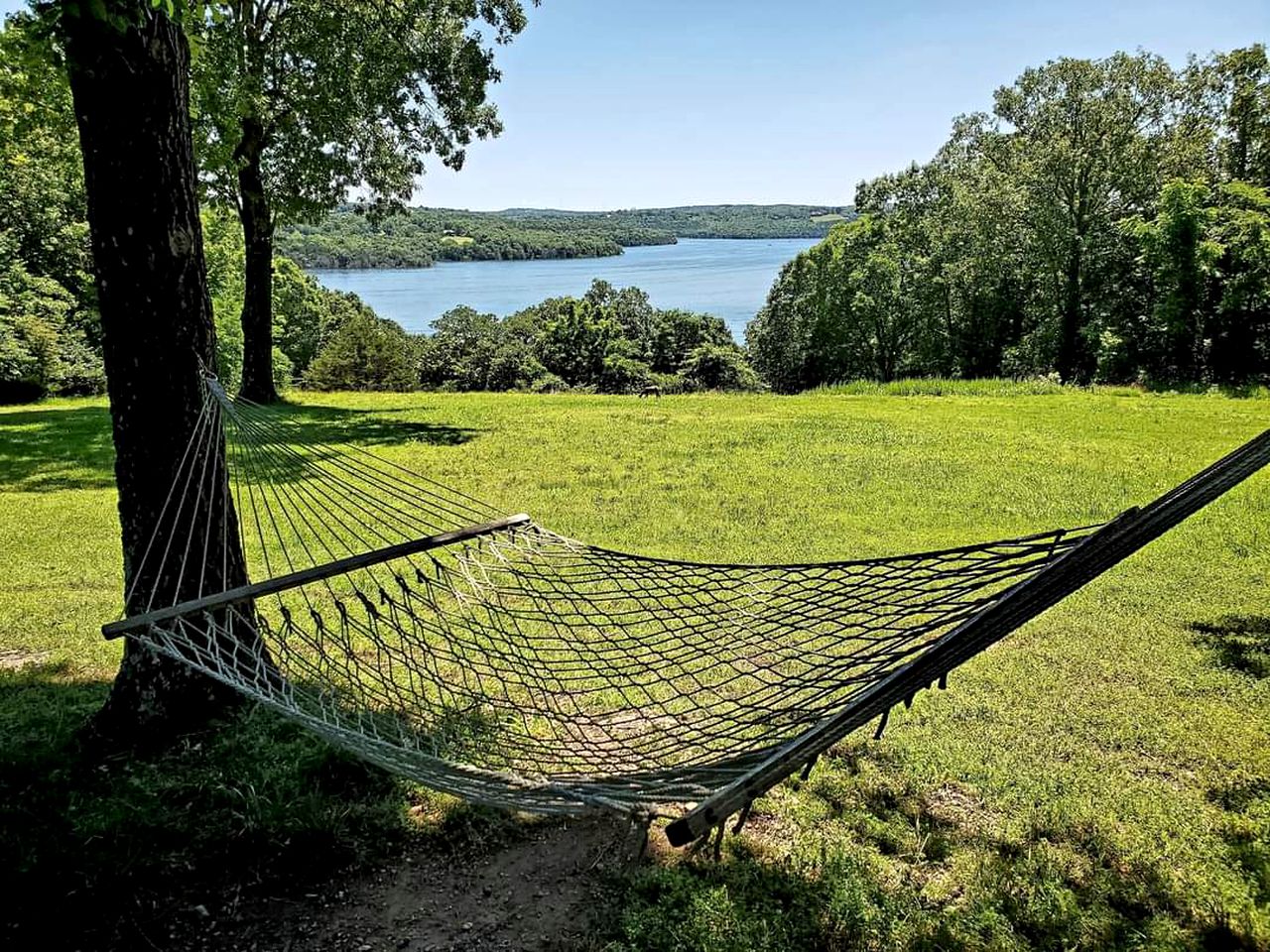 Secluded Lakeside Vacation Cabin near the Ozarks in Baxter County, Arkansas