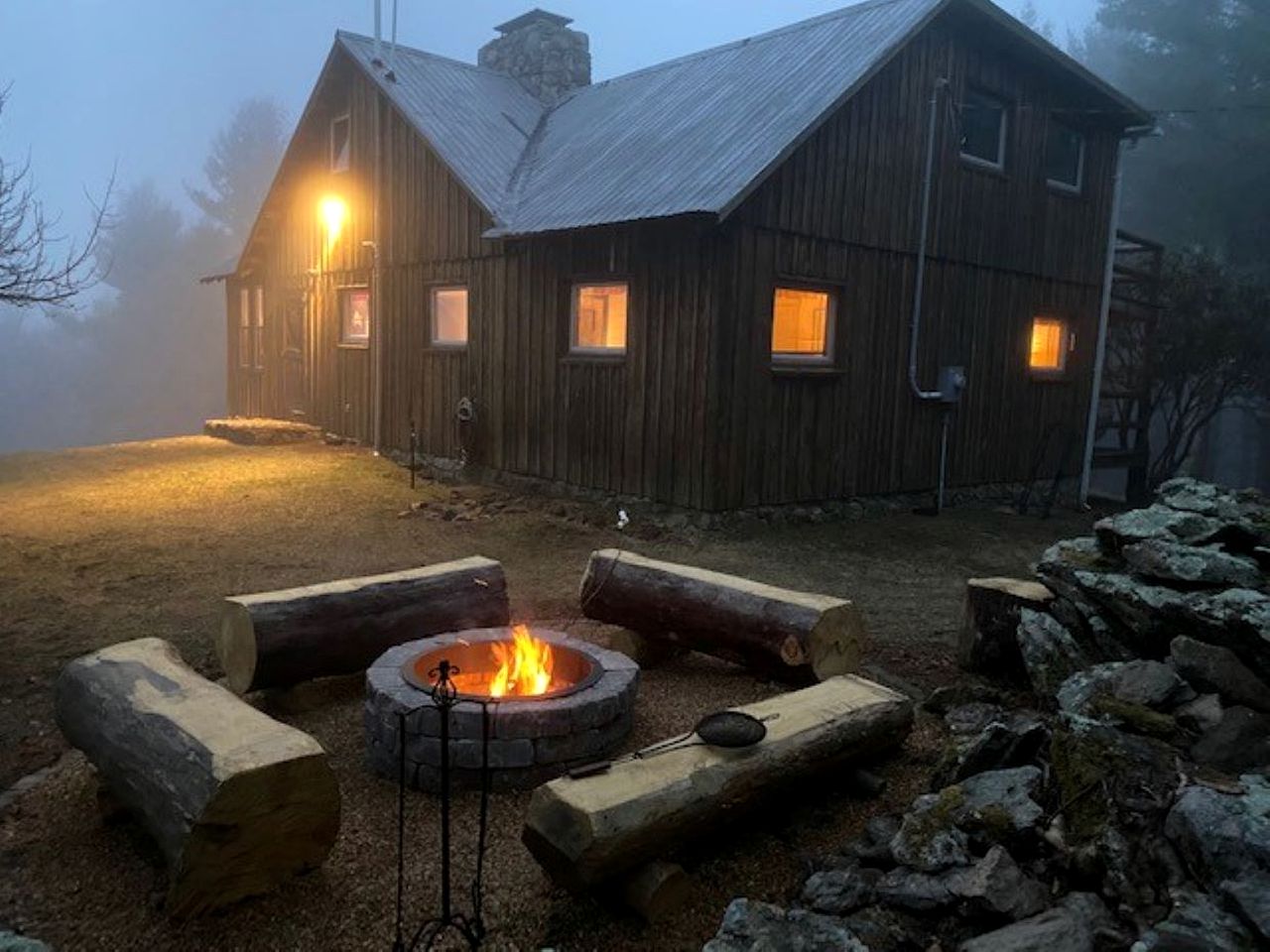 Rustic Log Cabin with Spectacular Mountain Vistas in Piedmont Region, Virginia