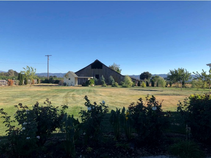 Cottages (Lakeport, California, United States)