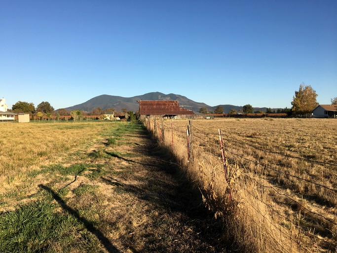 Cottages (Lakeport, California, United States)