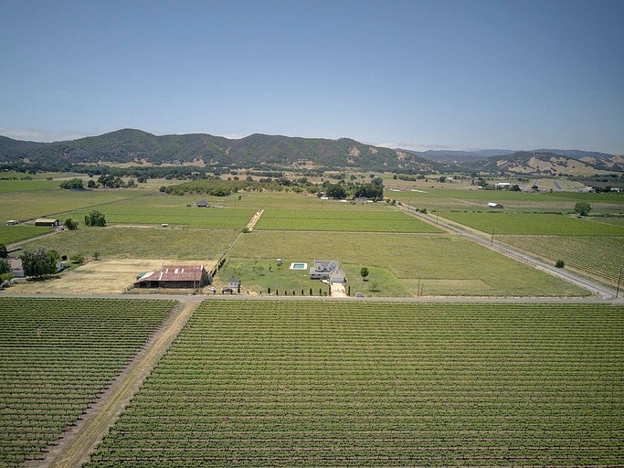 Cottages (Lakeport, California, United States)