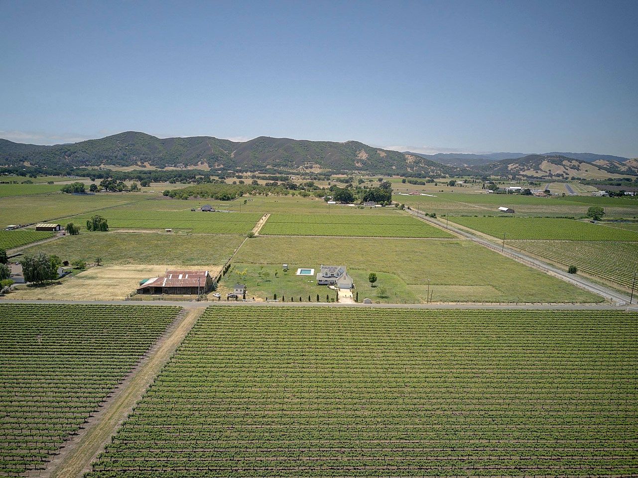 Luxury Chic Farm Cottage in Wine Country, California