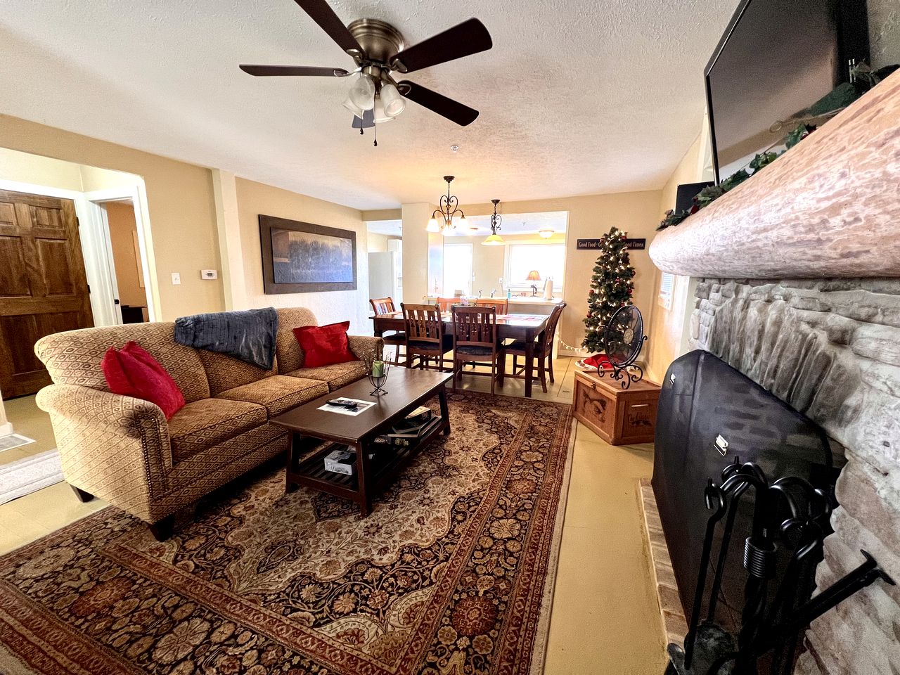 Cozy Cabin Rental near Table Rock Lake in the Ozark Mountains, Missouri