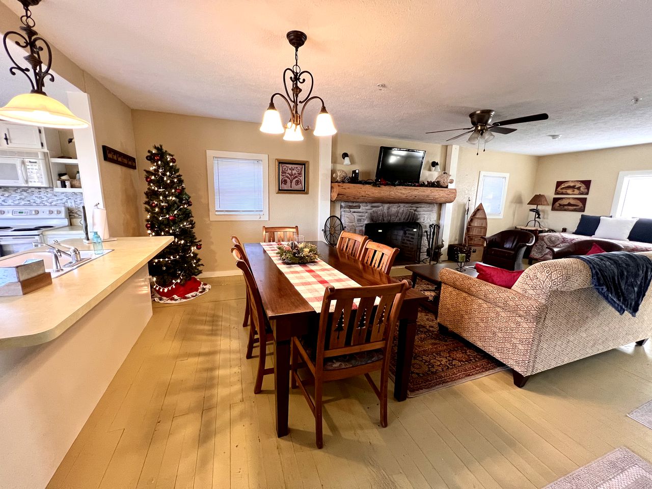 Cozy Cabin Rental near Table Rock Lake in the Ozark Mountains, Missouri