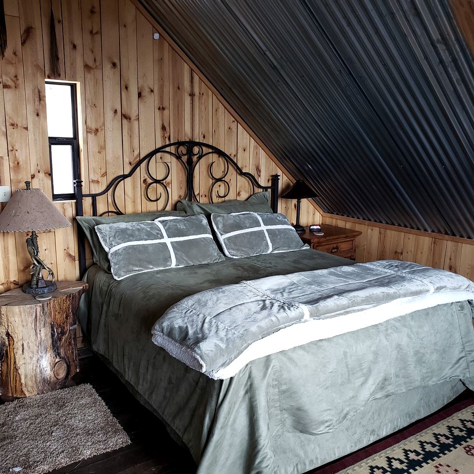 Gorgeous Custom Built Cabin with a Hot Tub near Denver, Colorado