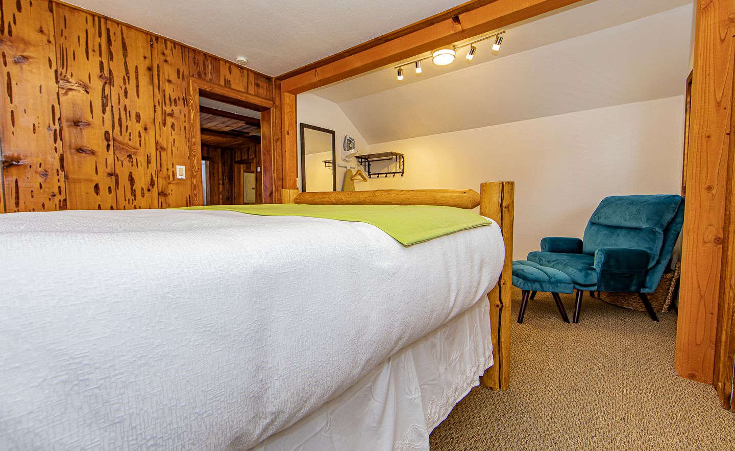 Oregon Homestead Cabin Rental for Amazing Camping Experience near Mt. Hood