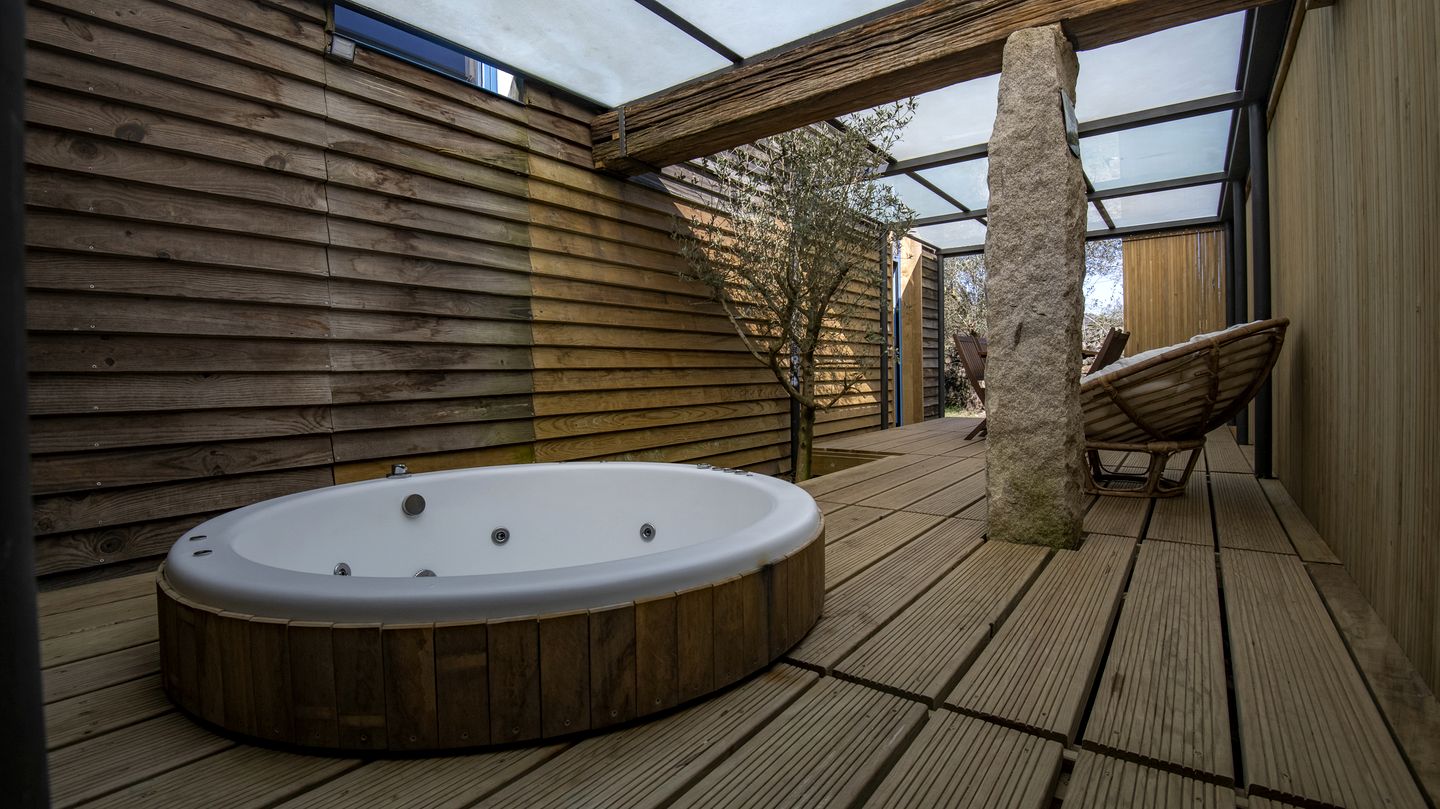Traditional Cabin Rental with Modern Interior near Santiago de Compostela, Galicia