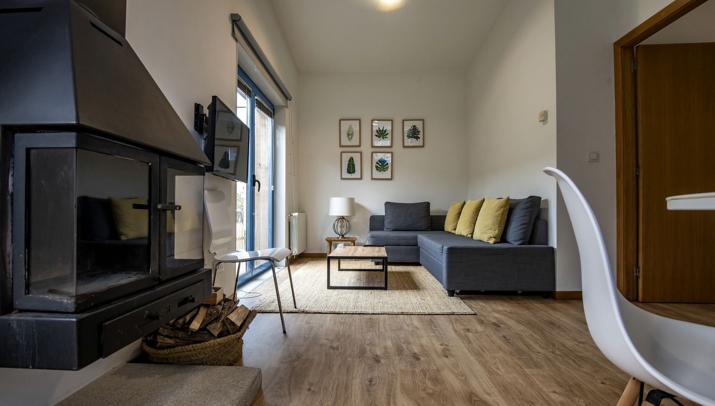 Traditional Cabin Rental with Modern Interior near Santiago de Compostela, Galicia